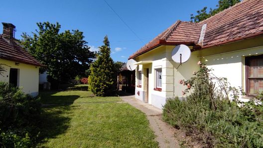 Családbarát Apartman Balatonkeresztúr (1)