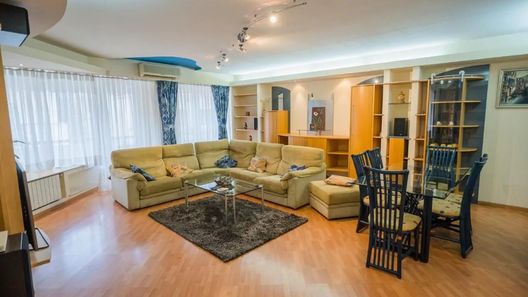 Artsy 3BR flat in Primaverii - most exlcusive area București (1)