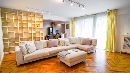 Luxury Central Park Apartment București (1)