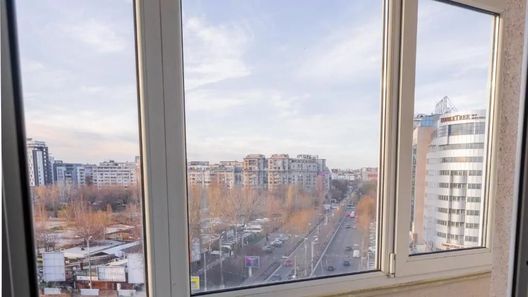 Central Apartment with Skyline View București (1)