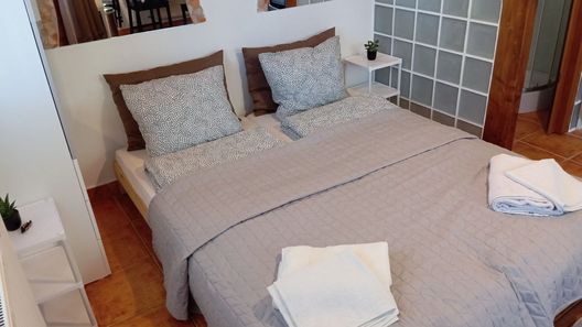 Tükör Apartman Martonvásár (1)