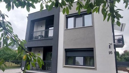 Családi Kikötő Apartmanház Gyula (1)