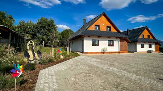 Tatralake houses - chaty pri mare Liptovský Trnovec (1)