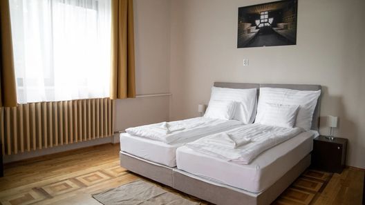 Nosztalgia Apartman és Kemping (1)