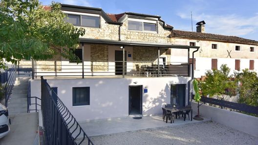 Apartmani Fenix Markovac (1)