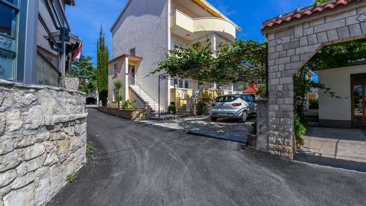 Apartments Tabak Okrug Gornji (1)