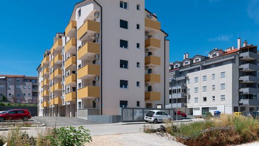 Apartmanok Parkolóhellyel Pula - 23290 (1)