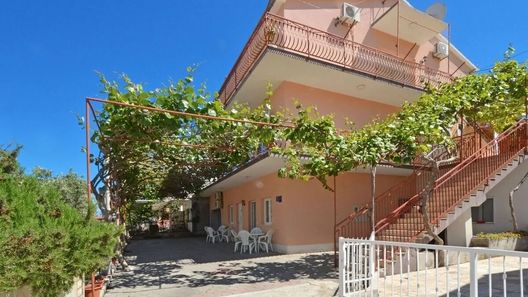 Apartments Sima Trogir (1)