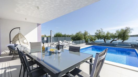 Apartment Adriatic with pool Vodice (1)