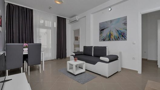 Apartment Petar Makarska (1)