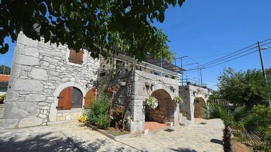 Apartments Insula Insule Skrbčići (1)