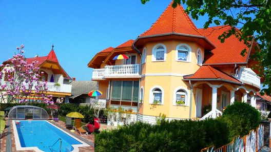 Joker Villa Apartmanház Hévíz (1)