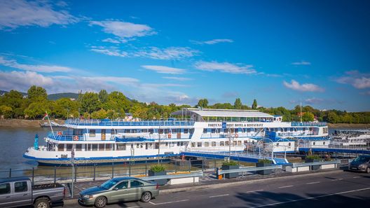 Fortuna Szálloda és Étteremhajó Budapest (1)