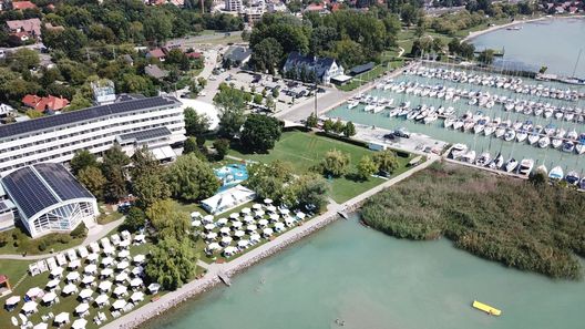 Hotel Marina-Port Balatonkenese (1)
