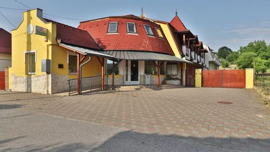 Margaréta Apartman & Üdülőház Bogács (1)