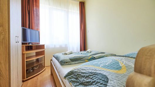 Ada 2 Apartmanház Hajdúszoboszló (1)