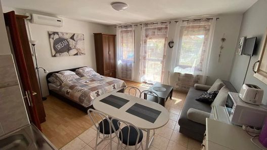 Hellasz Apartman Gyula (1)