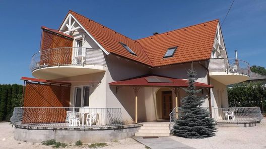 Klassz Apartmanház Balatonfüred (1)