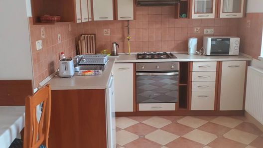 Petra Apartmanház Kehidakustány (1)