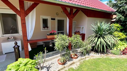 DO-TI Apartmanház Balatonlelle (1)