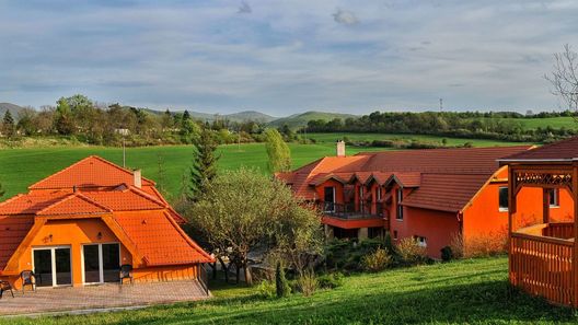 Harmónia Wellness Villa és Panzió Szilvásvárad (1)