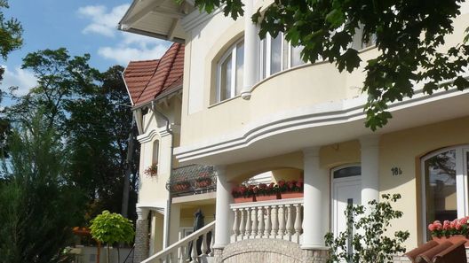 Apartmanház Sipos Siófok (1)