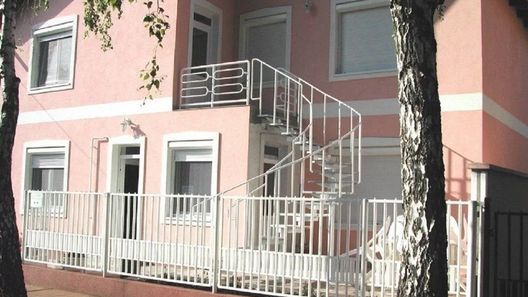 Muskátli Apartmanház 4. Hajdúszoboszló (1)