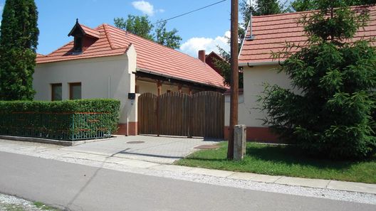 Diófa Apartmanház I. Egerszalók (1)