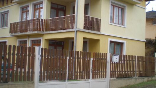 Horváth Ház Apartman Zamárdi (1)