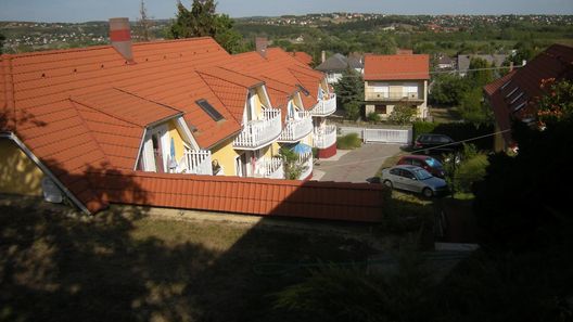 Zöld Oázis Apartmanház Hévíz (1)