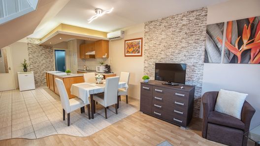 Delfin Apartman Sárvár (1)