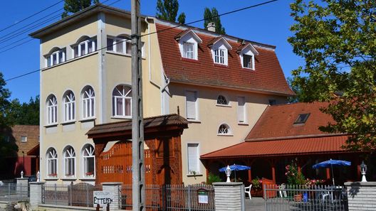 Nosztalgia Hotel Balatonszárszó (1)