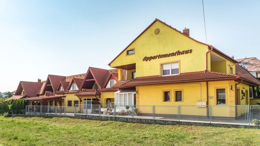 Nemes Apartmanház Hévíz (1)