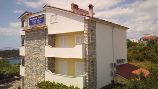 Apartmani Mlacović Rab (1)