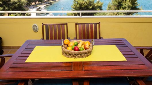 Apartmani Satis Trogir (1)