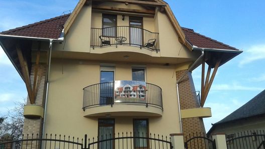 Korona Apartmanház Cserkeszőlő (1)