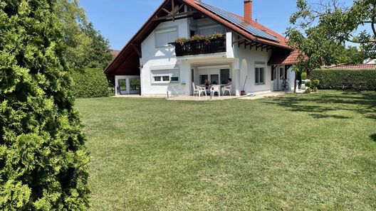 Frankie Holiday Apartmanok Balatongyörök (1)