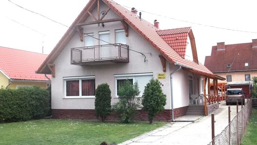 Anna és Sára Apartman Balatonboglár (1)