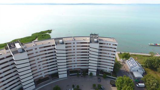 Club 218 Wellness Apartman Siófok (1)