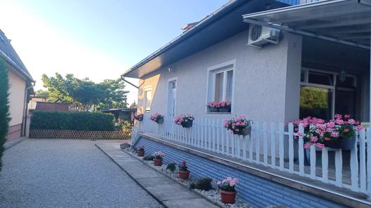 Ivett Apartman Balatonszárszó (1)