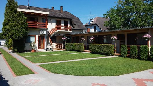 Balaton Apartmanház Zamárdi (1)