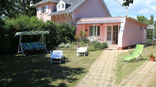 Hunyadi 30 Apartman Balatonszárszó (1)