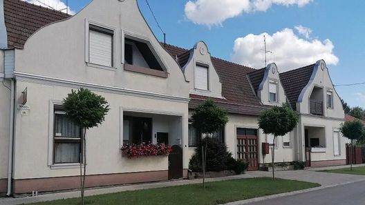 Aranka Apartman Gyula (1)