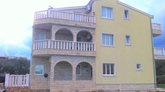 Miro Apartman Kaštel Štafilić (1)