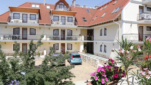 Club Unicum Apartmanház Hévíz (1)