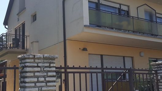 Lara Apartmanház Siófok (1)