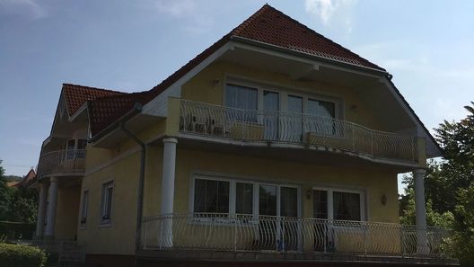 Esther Apartman Gyenesdiás (1)