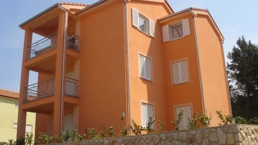 Apartments Goršić Klimno (1)