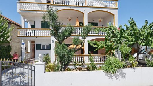 Apartments Finka Vodice (1)