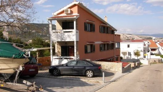 Apartments Pintar-Zarok Baska (1)